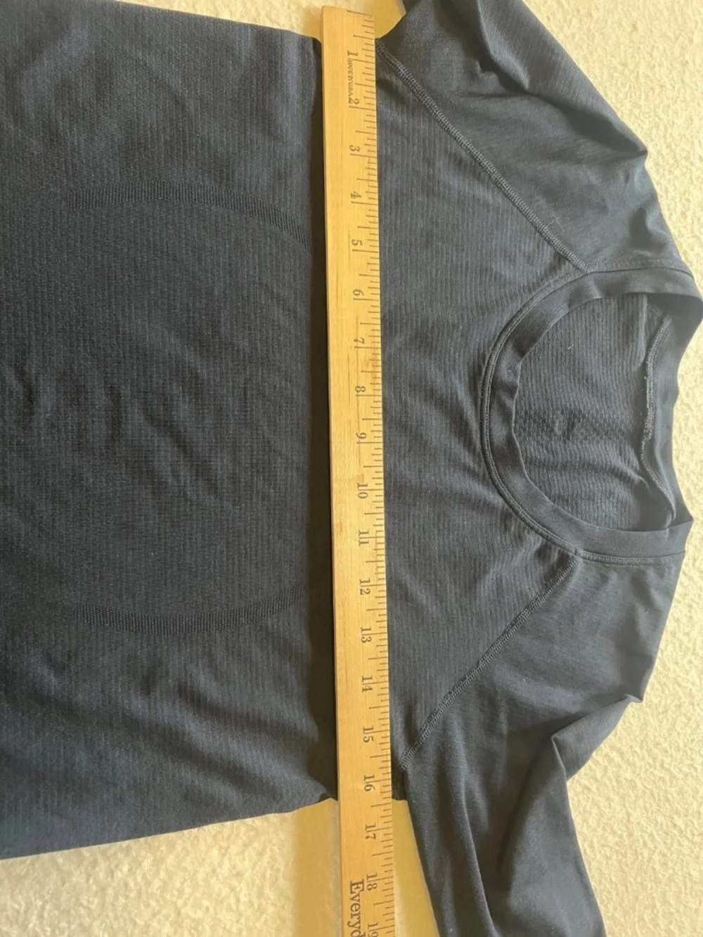 Lululemon Womens dark Blue Seamless Stretch crew neck long sleeve MISSING TAG